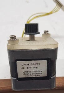 Motor paso a paso Minebea Matsushita 17PM-K150-P1V Nº T7X11-01 con engranaje y amortiguador - Imagen 1 de 5