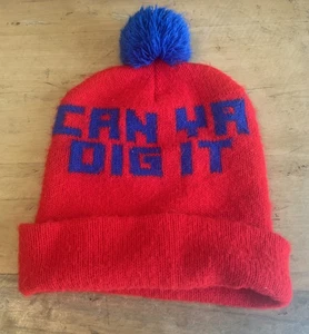 Beanie Mütze CAN YA DIG IT Strick rot blau Bommel Wintermütze One Size Vintage Retro - Bild 1 von 2