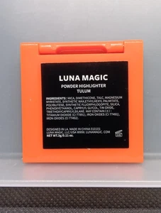 Iluminador de polvo prensado compacto Luna Magic en Tulum 0,11 oz - Nuevo sin caja - Imagen 1 de 4