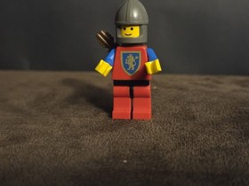Lego Crusader Lion 6062 Dark Gray Chin-Guard Castle Minifigure