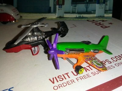 Hot Wheels, MAD PROPZ, HW Dare Devils, Airplane, Plane # 01 Green*HWPD SKY KNIFE - Image 1 of 4