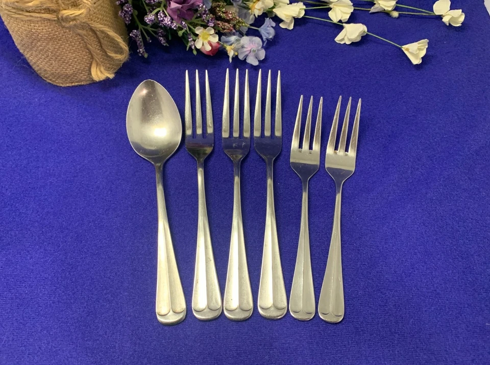 National LARCHMONT~(3)7-3/8"Dinner Forks,(2)6-3/8"Salad Forks,(1)6-7/8"Soup Spn - Image 1 of 4