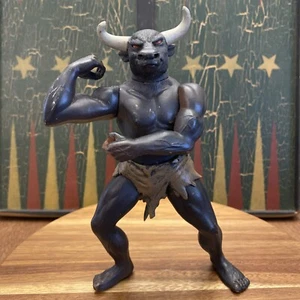 Vintage Spielzeug schwarzer Minotaurus rote Augen Actionfigur  - Bild 1 von 14