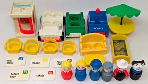 Vintage 1973 Fisher Price Little People Play Family Village #997 Accessories Toy - Picture 1 of 6