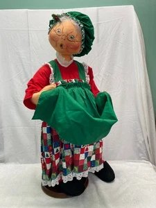 1997 Annalee Deck the Halls Mrs Claus Tarjetero 30" Muñeca Grande 6216 - Imagen 1 de 10