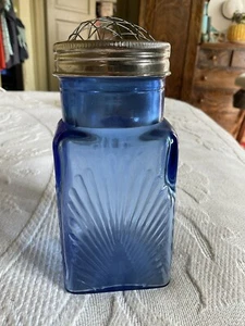 "Florero de vidrio prensado con concha azul corazones tiernos vintage Estate con alambre flor rana 6""" - Imagen 1 de 8