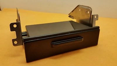 GUANTERA MITSUBISHI MONTERO SPORT NATIVA PAJERO RADIO CAJA ACCESO BOLSILLO ALMACENAMIENTO Foto 1 de 4