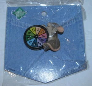 Fitz & Floyd Charming Tails Mouse Roulette Ruota Giochiamo Spilla da bavero - Foto 1 di 3