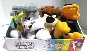 LOONEY TUNES 2025 PLUSH SET BUGS TAZ TWEETY   LOT OF 4  JAZWARES STORE DISPLAY - Picture 1 of 5
