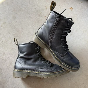 Ojales de combate con cordones Doc Martens AirWair 1460 cuero liso negro talla 4 - Imagen 1 de 11