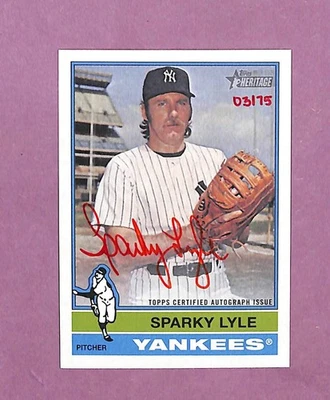 2025 Topps Heritage Firmado Sparky Lyle New York Yankees Tinta Roja Automático 03/75 Foto 1 de 2