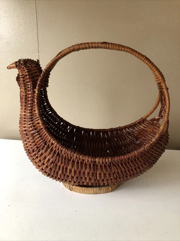 Vintage Rattan Wicker Basket Chicken Rooster Egg Handle Farmhouse Brown 11 x 10” Cover