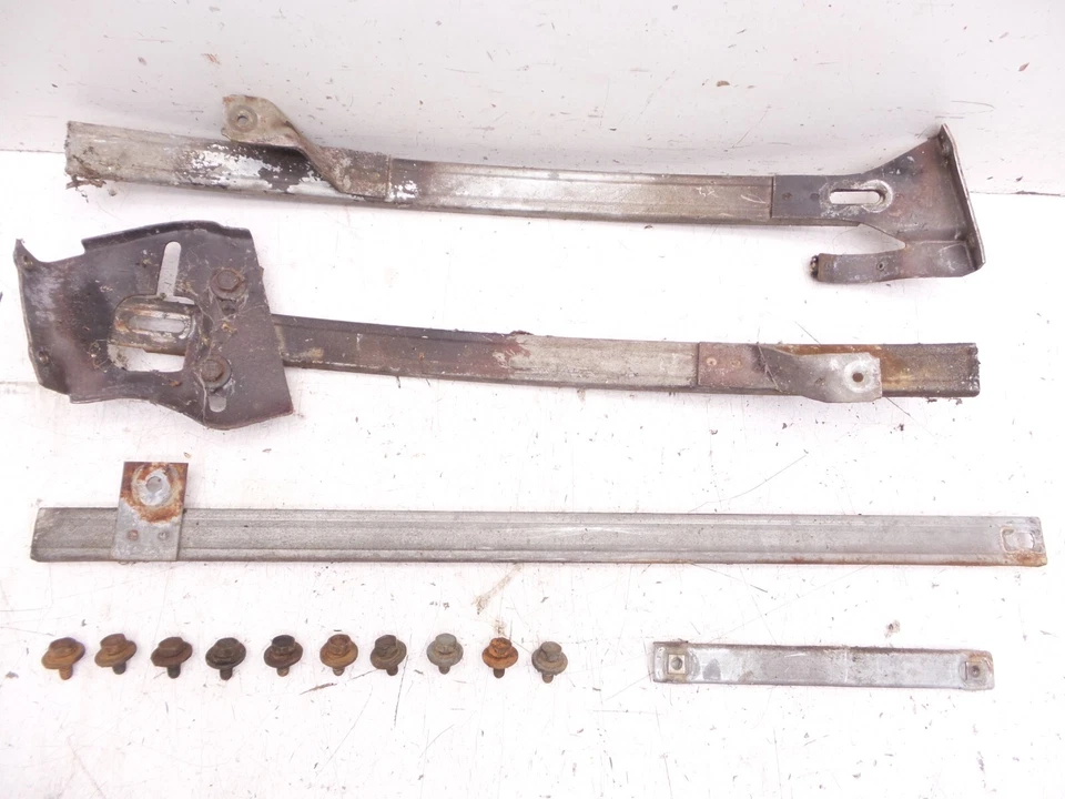 70-81 Camaro Firebird Passageiro Lateral Direito Janela Trilhos Pista Original GM - Imagem 1 de 4