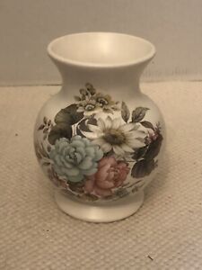 posy vase with flower design 4" in height by purbeck gifts poole dorset