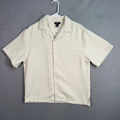 Forever 21 男式小号纹理白色短袖纽扣衬衫 — 第 1/4 张图片