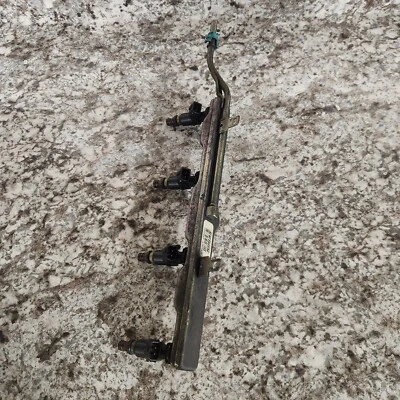 Honda Element 2003-2011 carril de combustible con 4 inyectores OEM Foto 1 de 4