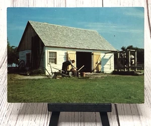 Blacksmith Shop Lower Fort Garry Manitoba  Canada Postcard - Picture 1 of 4