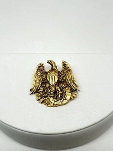 Vintage Sarah Coventry Patriotic Eagle Gold Tone Pin Brooch signed  1 1/4" - Picture 1 of 5