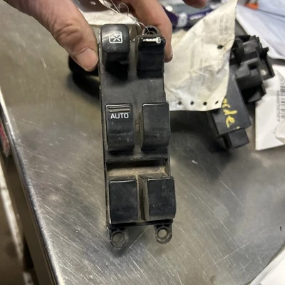 Infiniti QX4/Pathfinder 1997-2000 interruptor de ventana maestro del conductor Foto 1 de 4