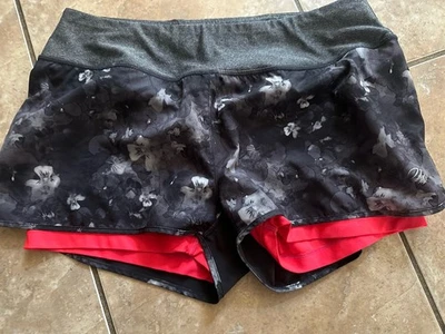 Pantalones cortos MPG M Active con gráficos de doble capa  Foto 1 de 4