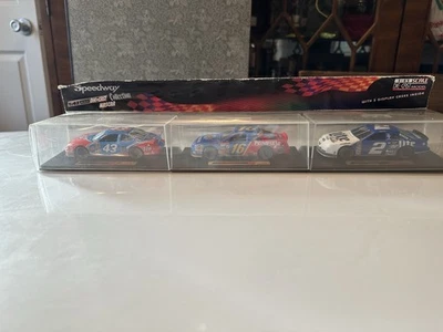 Speedway NASCAR escala 1:43 fundido a presión Richard Petty/Ted Musgrove/Usty Wallace Foto 1 de 4