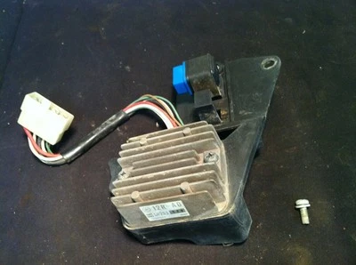 Yamaha Xj 700 N Maxim 1985 panel eléctrico con accesorios rectificadores hacer oferta Foto 1 de 4