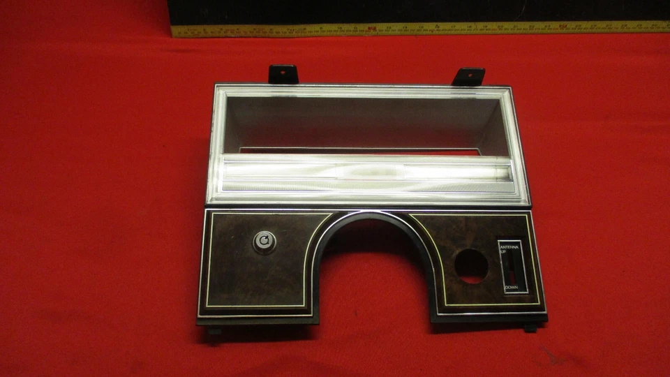 1978 年 1979 年林肯大陆现金簇 BEZEL TOWN 汽车 — 第 1/4 张图片