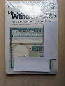 Windows 95 installation disc and manual, unused, still shrink wrapped - Picture 1 of 2