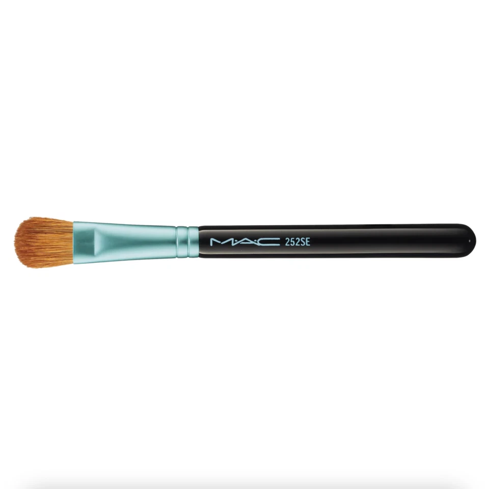 NEW MAC # 252 SE / 252SE SHORT HANDLE SYNTHETIC LARGE SHADER EYE BRUSH - Image 1 of 1