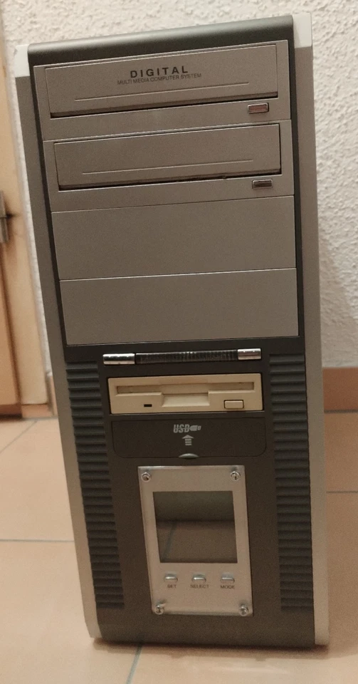 PC Retro Intel Celeron Cpu 420  1,6 Ghz, 504 MB RAM, 40 GB IDE, XP, 3,5'' Disk - Bild 1 von 4