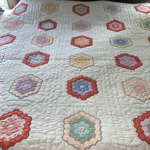 1940’s Handmade Patchwork Quilt Feed Sack Grandmothers Flower Garden Hand Sewn - Picture 1 of 10