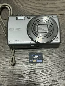 FUJIFILM FINEPIX F100fd Compact Digital Camera & SD Card NO BATTERY TESTED - Picture 1 of 11