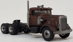 Brekina (HO) 85752 Peterbilt 281 (1955) Semi Tractor - Brown - Picture 1 of 4