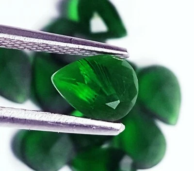 Pear Shape Green Garnet MM Size 9.10 Ct/11 pcs Lot Loose Gemstone With Free Gift - Image 1 of 4