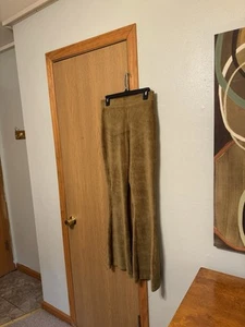 Pantalones de pana Aerie pequeños regulares tostados oscuros tiro alto acampanados - Usados en Excelente Condición - Imagen 1 de 4