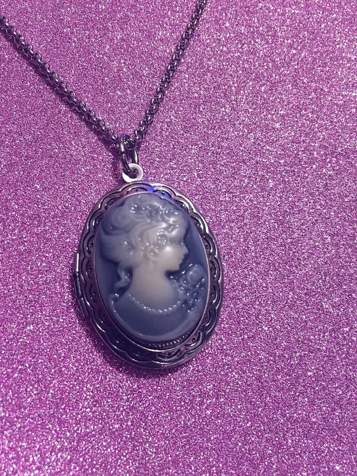 Collana donna Portafoto Dama Cammeo 18x25mm ghiaccio blu rosa argento - Immagine 1 di 1