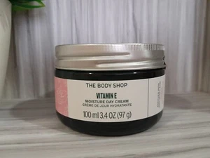 THE BODY SHOP Vitamin E Feuchtigkeit Tagescreme alle Hauttypen Große Größe 3,4oz 100ml - Bild 1 von 1
