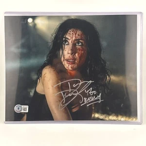 Dana Delorenzo Autograph Kelly Maxwell Ash VS Evil Dead 8x10 Beckett -FAST SHIP✅ - Picture 1 of 2