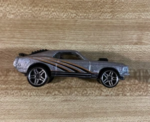 1997 Hot Wheels Silver Mustang Mach 1 Die Cast 1:64 Scale - Picture 1 of 6
