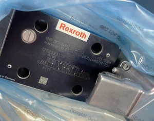 Brand new Rexroth 0811404902 4WRPH10C3B100L-20/G24K0/M-750 In Box - Picture 1 of 3