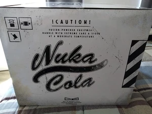 Casco Fallout 76 T-51b-nc Power Armor Helmet 1:1 Nuka Cola Gamestop Exclusive - Picture 1 of 8