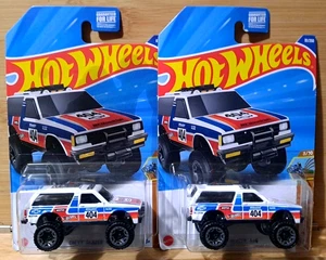 Hot Wheels Chevy Blazer 4x4 2025 - Lotto di due bianco blu rosso - Foto 1 di 4