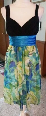 Vestido Intrigue Talla 10 Negro Top Banda Azul Falda Multicolor 38" Largo Foto 1 de 4