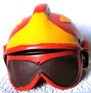 Sapeurs pompiers - CASQUE PRESSE PAPIER ROUGE & JAUNE EN RESINE N° 5550 - Imagen 1 de 1