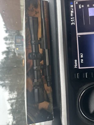 Simmons Deerfield 21035 4x32 Scope Brand New In Box - Image 1 of 4