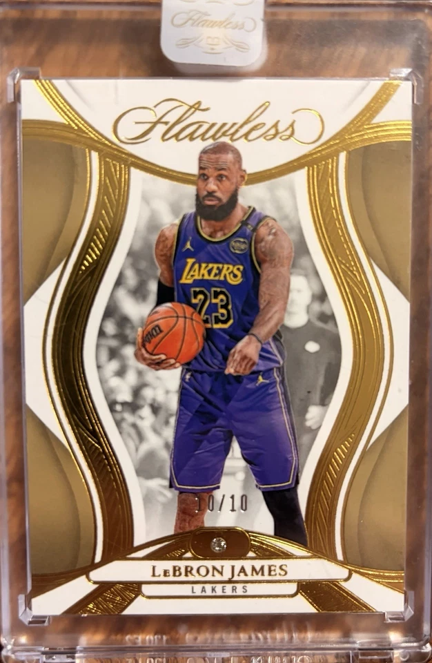 2024-25 Panini Flawless LeBron James #39 Gold Diamond Bookend 10/10 Lakers - Image 1 of 2