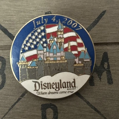 Disneyland Resort Cast Member Working Day July 4 2007 Independence Day Pin 55563 - Image 1 of 2