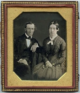 PRECIOSO RETRATO FOTOGRÁFICO DAGUERROTIPO DE PLACA 1/4 DE UNA PAREJA - Imagen 1 de 2