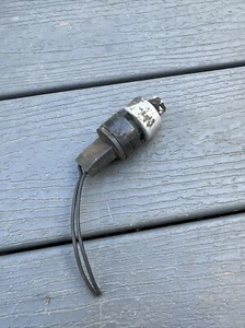 1984-1991 Corvette C4 Air Condition Compressor OEM Cycling Switch, GM 10007057 - Picture 1 of 6