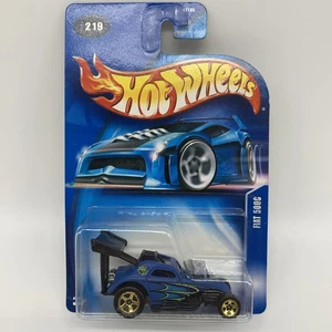 Fiat 500C 219 2003 Hot Wheels azul con vieira arrastre coche de carreras 1939 Topolino Rod nuevo - Imagen 1 de 2